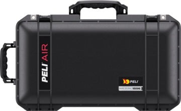 Peli 1556 Air Case na kółkach jako bagaż rejestrowany